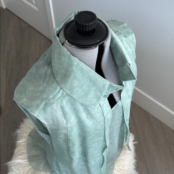 CHANEL 2 Pieces Silk Camisole & Top - Picture 8 of 13